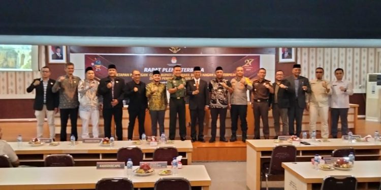 KIP Tetapkan TRK-Raja Sayang Bupati dan Wakil Bupati Terpilih Nagan Raya
