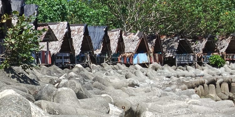 Terbukti Pengunjung Lakukan Adegan Mesum, Petugas Nonaktifkan Kafe ini