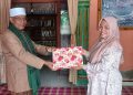 Terima Bingkisan dari Dua Guru SMA Sirajul ‘Ibad yang Lulus PPPK, Pimpinan Yayasan Sampaikan Pesan dan Harapan 