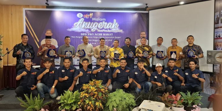 Peringati HPN Ke-79, SWI Aceh Barat Berikan Penghargaan Kepada 11 Nominator dan Santunan Anak Yatim 