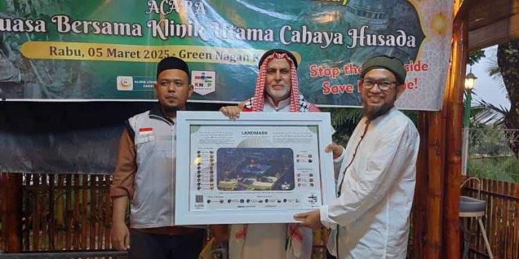 Keluarga Besar Klinik Utama Cahaya Husada Salurkan Bantuan untuk Rakyat Gaza di Palestina
