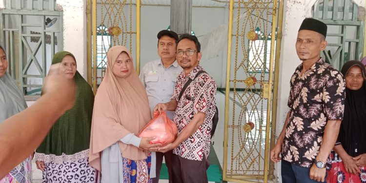 Melalui CSR PT Socfindo Seumayam Peduli Penyintas Banjir Warga Lingkungan Perusahaan