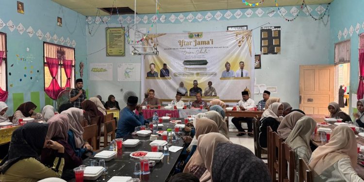 Alumni MAN Inovasi Nagan Raya Nobatkan Ketua DPRK sebagai Bapak Anak Yatim