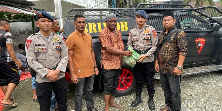 Batalyon C Pelopor Brimob Polda Aceh Bagikan 440 Paket Daging Qurban