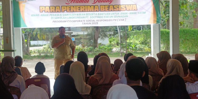 Ratusan Pelajar Berprestasi Dapat CSR Beasiswa dari Perusahaan Socfindo Kebun Seunagan